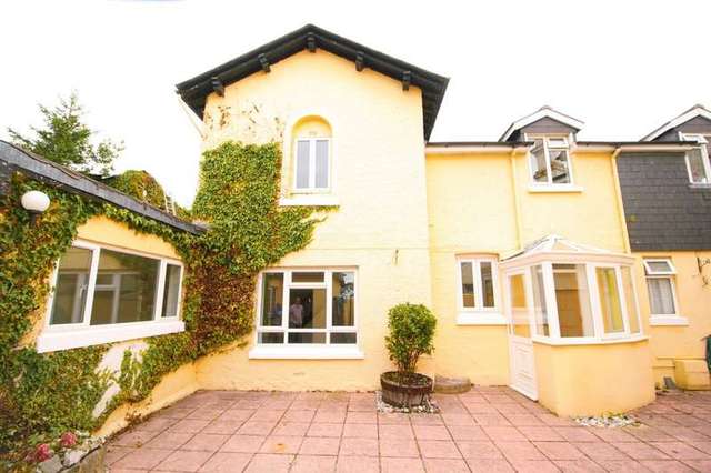  Image of 4 bedroom Cottage to rent in Barnpark Road Teignmouth TQ14 at Teignmouth Devon, TQ14 8PN