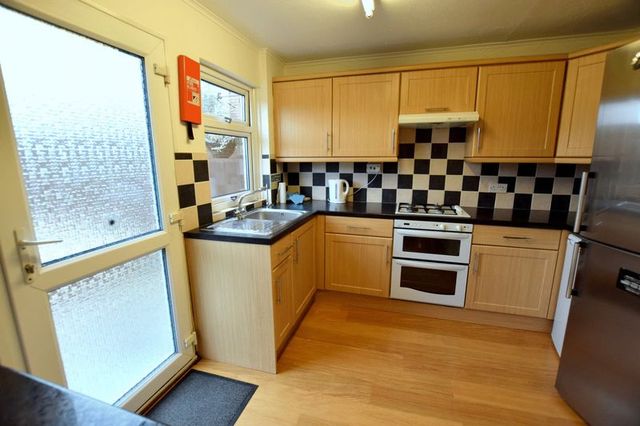  Image of 4 bedroom Terraced house for sale in Barnard Crescent Aylesbury HP21 at Barnard Crescent  Aylesbury, HP21 9PR