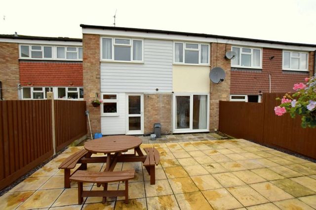  Image of 4 bedroom Terraced house for sale in Barnard Crescent Aylesbury HP21 at Barnard Crescent  Aylesbury, HP21 9PR