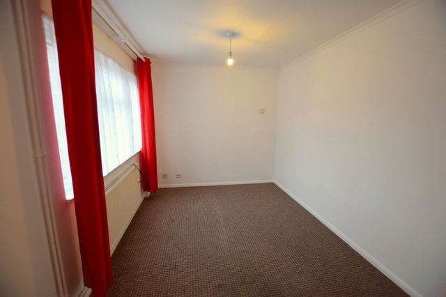  Image of 4 bedroom Terraced house for sale in Barnard Crescent Aylesbury HP21 at Barnard Crescent  Aylesbury, HP21 9PR