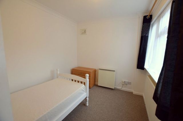  Image of 4 bedroom Terraced house for sale in Barnard Crescent Aylesbury HP21 at Barnard Crescent  Aylesbury, HP21 9PR