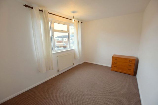  Image of 4 bedroom Terraced house for sale in Barnard Crescent Aylesbury HP21 at Barnard Crescent  Aylesbury, HP21 9PR