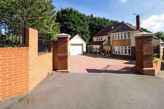  Image of 7 bedroom Detached house for sale in Barnet Road Arkley Barnet EN5 at Barnet Road  Barnet, EN5 3HD