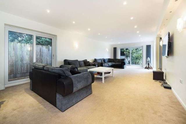  Image of 7 bedroom Detached house for sale in Barnet Road Arkley Barnet EN5 at Barnet Road  Barnet, EN5 3HD