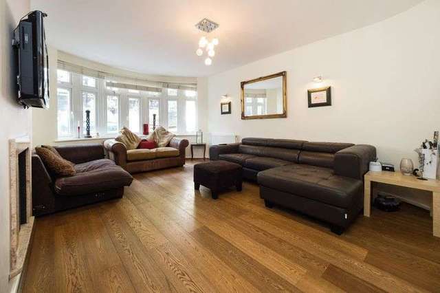 Image of 7 bedroom Detached house for sale in Barnet Road Arkley Barnet EN5 at Barnet Road  Barnet, EN5 3HD