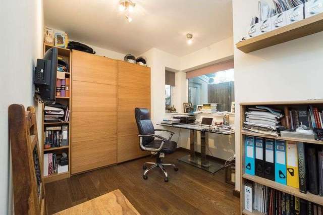  Image of 7 bedroom Detached house for sale in Barnet Road Arkley Barnet EN5 at Barnet Road  Barnet, EN5 3HD
