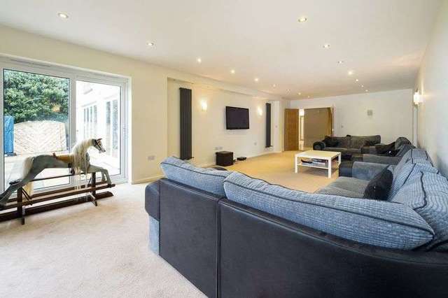  Image of 7 bedroom Detached house for sale in Barnet Road Arkley Barnet EN5 at Barnet Road  Barnet, EN5 3HD