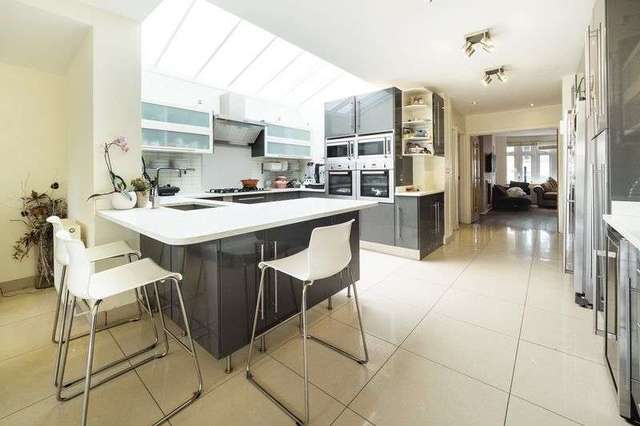 Image of 7 bedroom Detached house for sale in Barnet Road Arkley Barnet EN5 at Barnet Road  Barnet, EN5 3HD