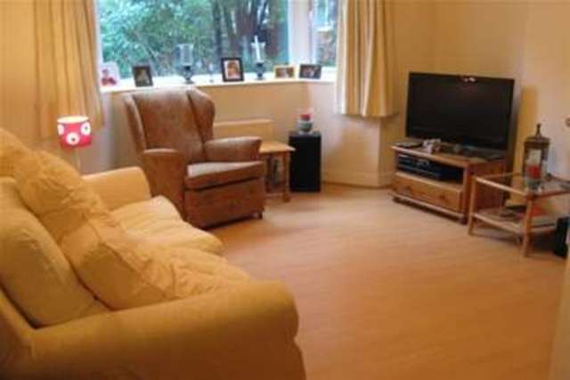  Image of 2 bedroom Flat to rent in Princess Road Westbourne Bournemouth BH12 at Poole, BH12 1BP