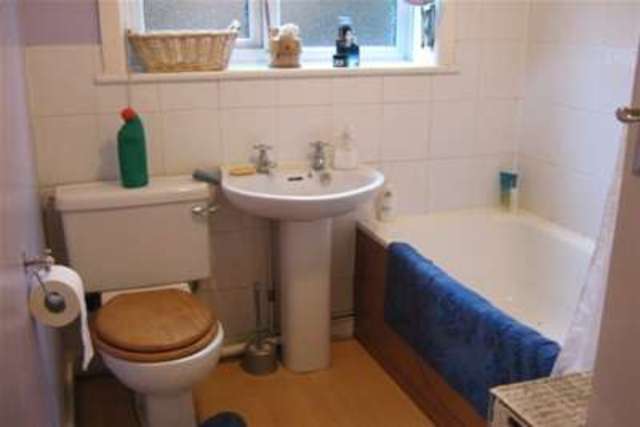  Image of 2 bedroom Flat to rent in Princess Road Westbourne Bournemouth BH12 at Poole, BH12 1BP