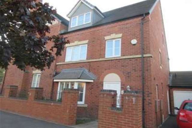  Image of 6 bedroom Terraced house to rent in Barrett Street Edgbaston Birmingham B66 at Smethwick, B66 4SE