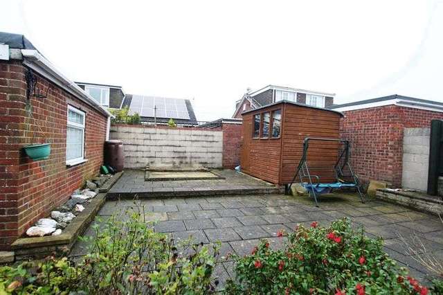  Image of 3 bedroom Detached house for sale in Bartlett Close Preston Hull HU12 at Bartlett Close Preston Hull, HU12 8UQ