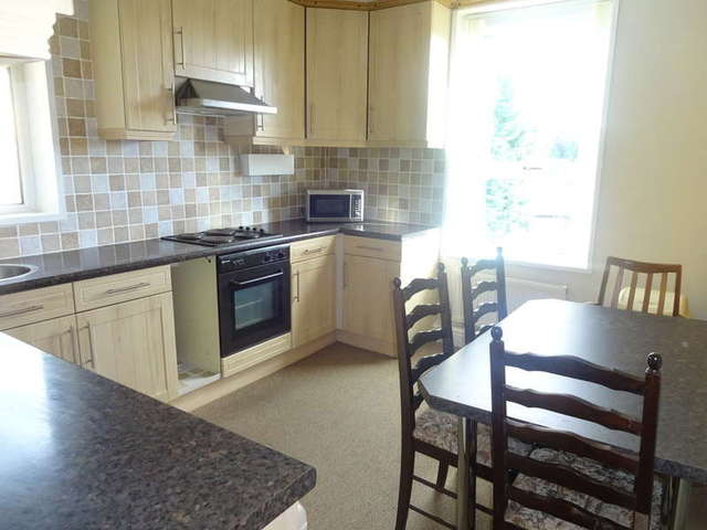  Image of 2 bedroom Flat to rent in Baslow Road Totley Rise Sheffield S17 at Totley Sheffield South Yorkshire, S17 4DQ
