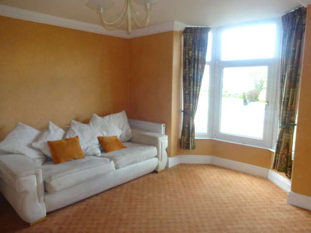  Image of 2 bedroom Flat to rent in Baslow Road Totley Rise Sheffield S17 at Totley Sheffield South Yorkshire, S17 4DQ