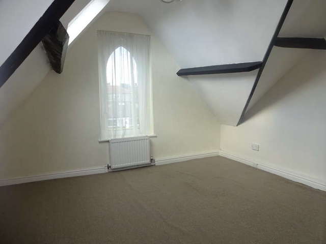  Image of 2 bedroom Flat to rent in Baslow Road Totley Rise Sheffield S17 at Totley Sheffield South Yorkshire, S17 4DQ