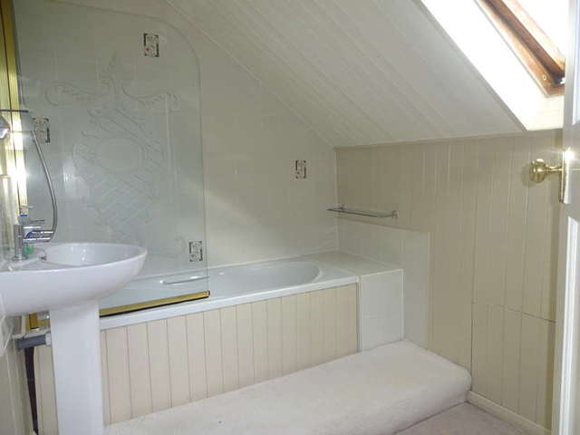  Image of 2 bedroom Flat to rent in Baslow Road Totley Rise Sheffield S17 at Totley Sheffield South Yorkshire, S17 4DQ