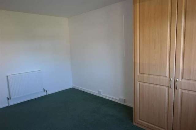  Image of 2 bedroom Detached house to rent in Battys Barn Close Wokingham RG40 at Wokingham Berkshire Wokingham, RG40 2HJ