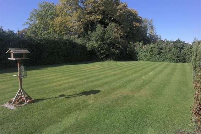  Image of 2 bedroom Detached house to rent in Battys Barn Close Wokingham RG40 at Wokingham Berkshire Wokingham, RG40 2HJ