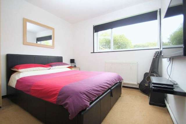  Image of 2 bedroom Flat for sale in Bays Road Pennington Lymington SO41 at Bays Road Pennington Lymington, SO41 8HN