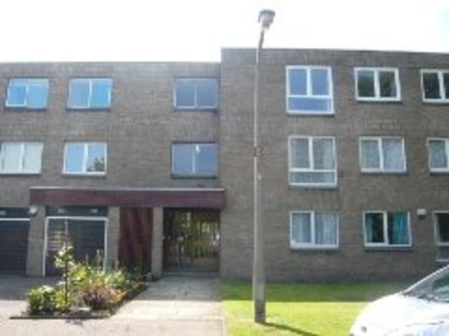  Image of 3 bedroom Flat to rent in Belvedere Park Edinburgh EH6 at Trinity Edinburgh Edinburgh, EH6 4LR