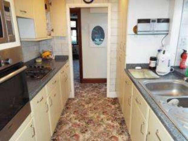  Image of 2 bedroom Bungalow for sale in Grandview Road Benfleet SS7 at Benfleet Essex Thundersley, SS7 3JZ