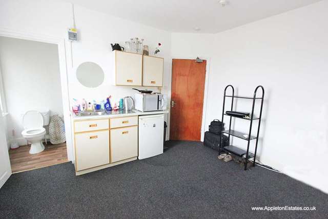  Image of Studio flat to rent in Benson Road Croydon CR0 at Benson Road  Croydon, CR0 4LR