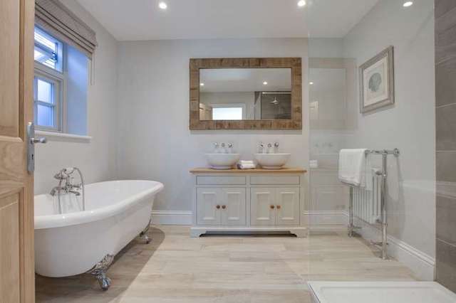  Image of 5 bedroom Detached house for sale in Berkshire Road Henley-on-Thames RG9 at Henley-On-Thames, RG9 1NA