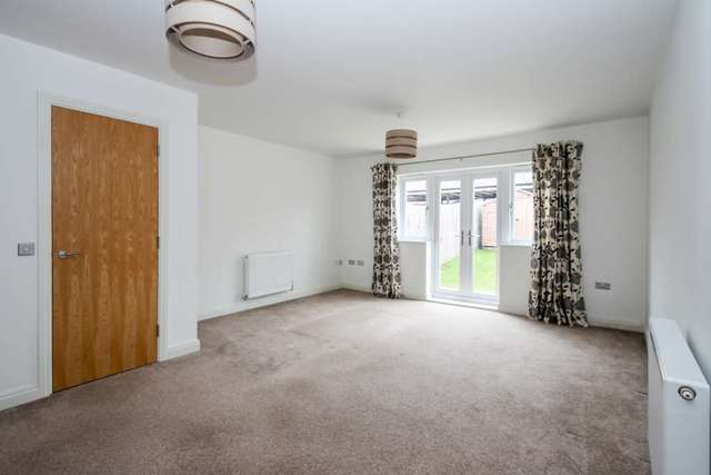  Image of 3 bedroom Town House for sale in Bicester Road Aylesbury HP18 at Bicester Road  Aylesbury, HP19 8FR