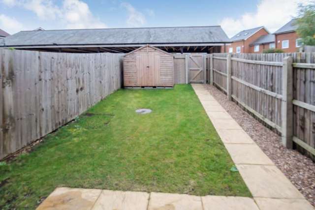  Image of 3 bedroom Town House for sale in Bicester Road Aylesbury HP18 at Bicester Road  Aylesbury, HP19 8FR
