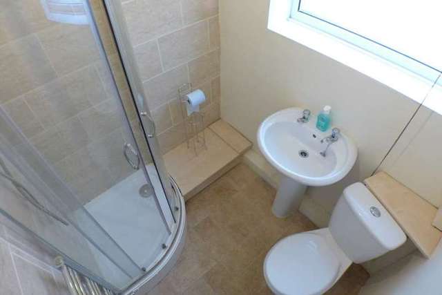  Image of 2 bedroom Flat for sale in Blenheim Court Sidcup DA14 at Blenheim Court  Sidcup, DA14 6QQ