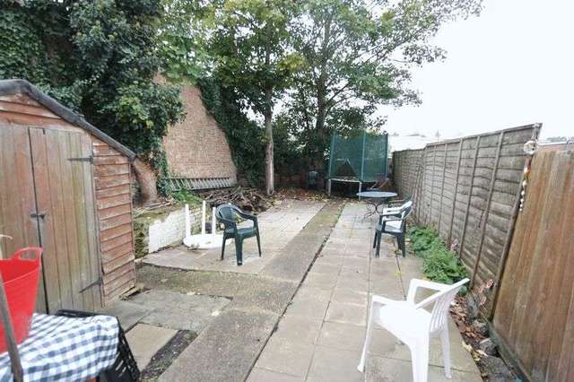 Image of 3 bedroom Terraced house for sale in Bloomfield Road London SE18 at Bloomfield Road  Woolwich, SE18 7JJ