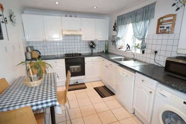  Image of 3 bedroom Terraced house for sale in Bloomfield Road London SE18 at Bloomfield Road  Woolwich, SE18 7JJ