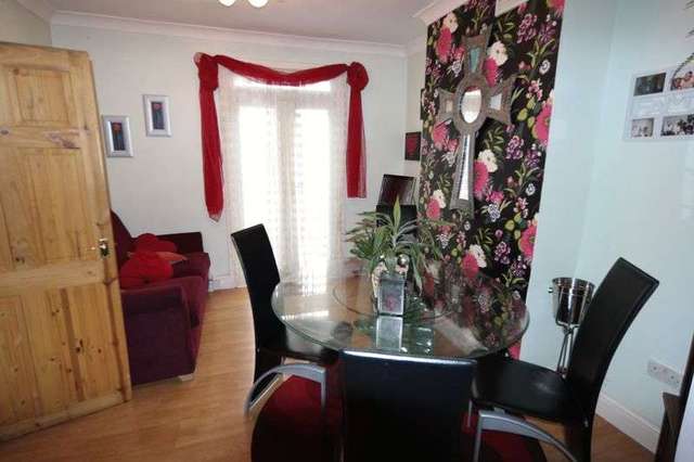  Image of 3 bedroom Terraced house for sale in Bloomfield Road London SE18 at Bloomfield Road  Woolwich, SE18 7JJ
