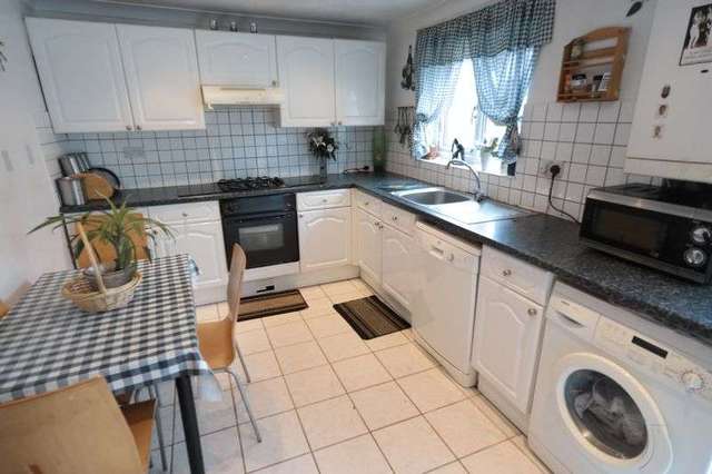  Image of 3 bedroom Terraced house for sale in Bloomfield Road London SE18 at Bloomfield Road  Woolwich, SE18 7JJ