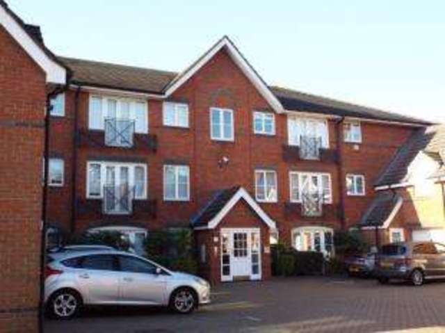  Image of 1 bedroom Flat for sale in Bloomsbury Close London NW7 at London  Mill Hill, NW7 2DT