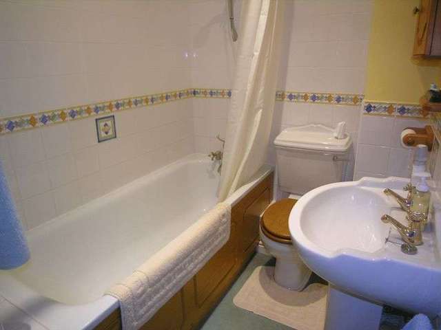  Image of 2 bedroom Flat for sale in Boscombe Cliff Road Pokesdown Bournemouth BH5 at Boscombe Cliff Road Boscombe Manor Bournemouth, BH5 1JP
