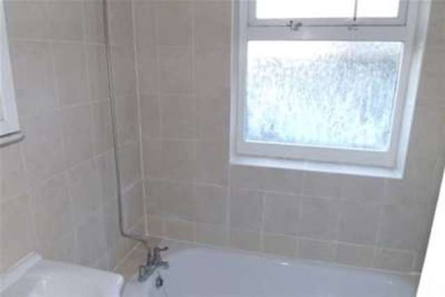  Image of 3 bedroom Terraced house to rent in Bradbourne Road Grays RM17 at Grays, RM17 6RH