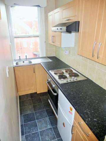  Image of 1 bedroom Flat for sale in Brading Road Brighton BN2 at Brighton Bevendean, BN2 3PE