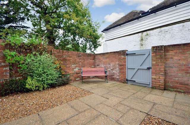  Image of 2 bedroom End of Terrace for sale in Bridewell Lane Tenterden TN30 at Tenterden Kent Tenterden, TN30 6EY