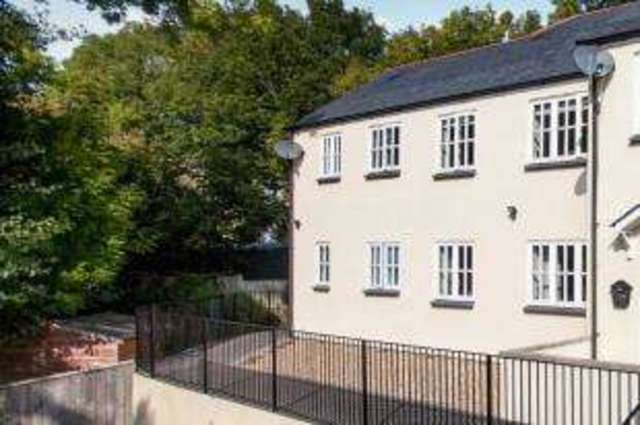  Image of 2 bedroom Flat for sale in Bridge Street Hatherleigh Okehampton EX20 at Bridge Street Hatherleigh Hatherleigh, EX20 3JA