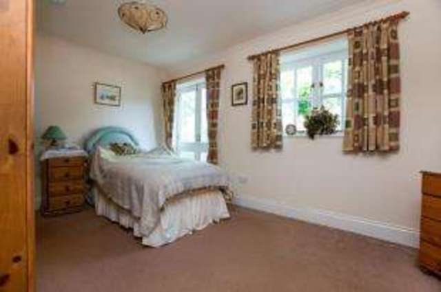  Image of 2 bedroom Flat for sale in Bridge Street Hatherleigh Okehampton EX20 at Bridge Street Hatherleigh Hatherleigh, EX20 3JA