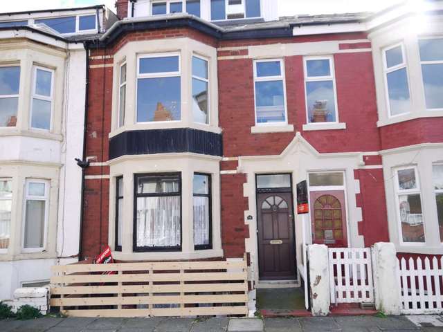  Image of Studio flat to rent in Brighton Avenue Blackpool FY4 at Brighton Avenue  Blackpool, FY4 1HL