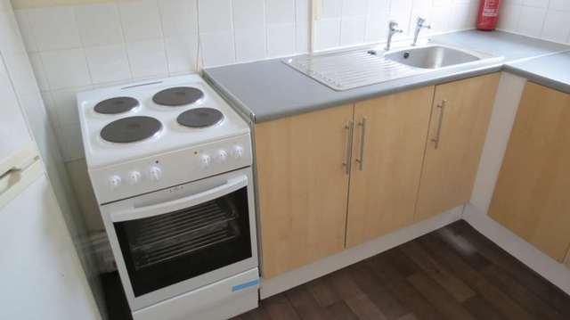  Image of Studio flat to rent in Brighton Avenue Blackpool FY4 at Brighton Avenue  Blackpool, FY4 1HL