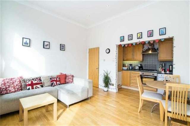  Image of 2 bedroom Flat to rent in Broadhurst Gardens London NW6 at Broadhurst Gardens West Hampstead London, NW6 3AY