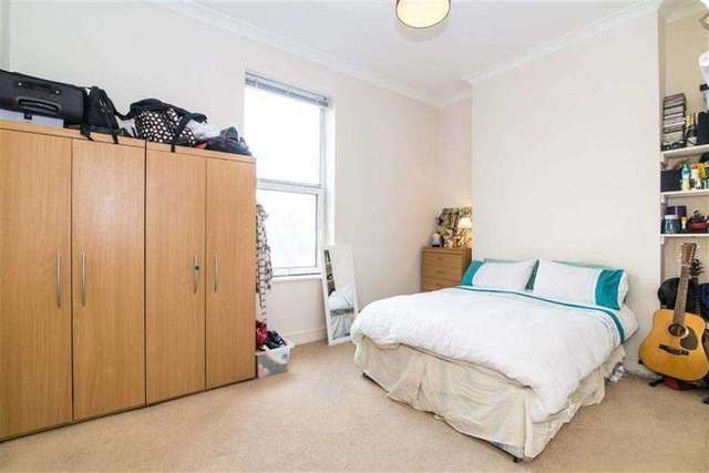  Image of 2 bedroom Flat to rent in Broadhurst Gardens London NW6 at Broadhurst Gardens West Hampstead London, NW6 3AY