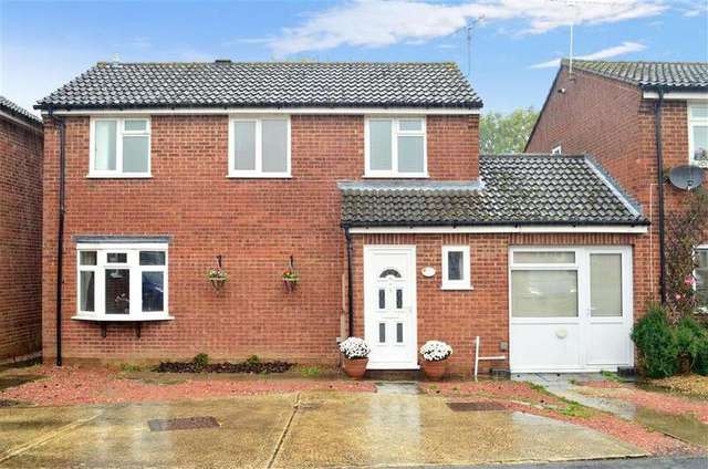  Image of 3 bedroom Detached house for sale in Brockhurst Close Horsham RH12 at Horsham West Sussex Horsham, RH12 1UY