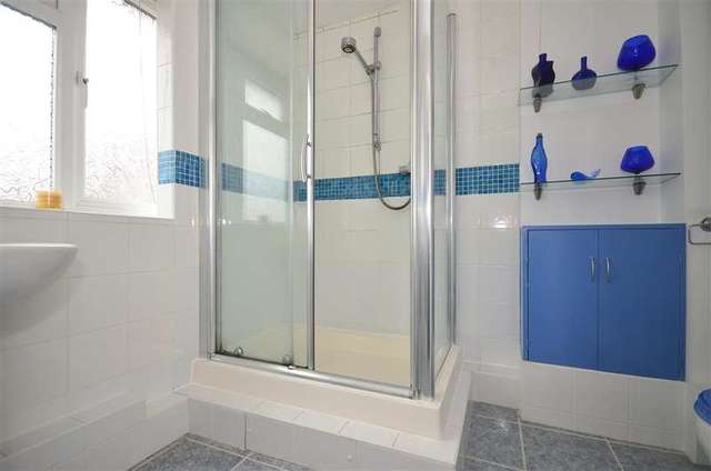  Image of 3 bedroom Detached house for sale in Brockhurst Close Horsham RH12 at Horsham West Sussex Horsham, RH12 1UY