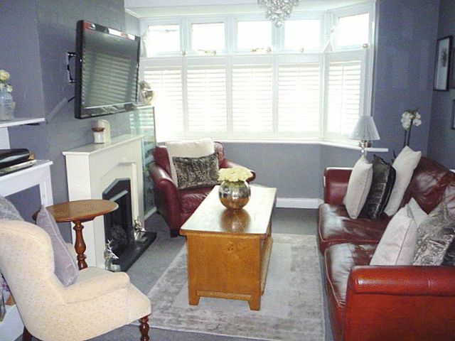  Image of 2 bedroom Terraced house for sale in Byward Avenue Feltham TW14 at Byward Avenue  Feltham, TW14 0EY