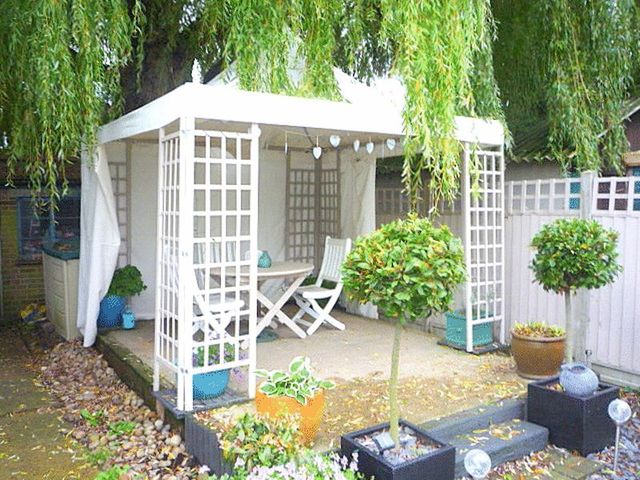  Image of 2 bedroom Terraced house for sale in Byward Avenue Feltham TW14 at Byward Avenue  Feltham, TW14 0EY