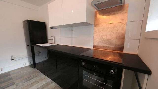  Image of Flat to rent in Cable Street London E1 at Cable Street  London, E1 0AJ